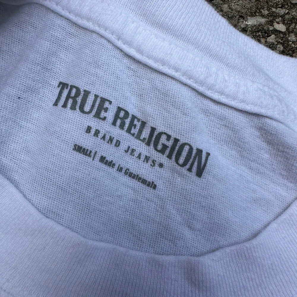 True Religion Mens White Multi Logo Graphic T-Shirt Small Short Sleeve Buddha